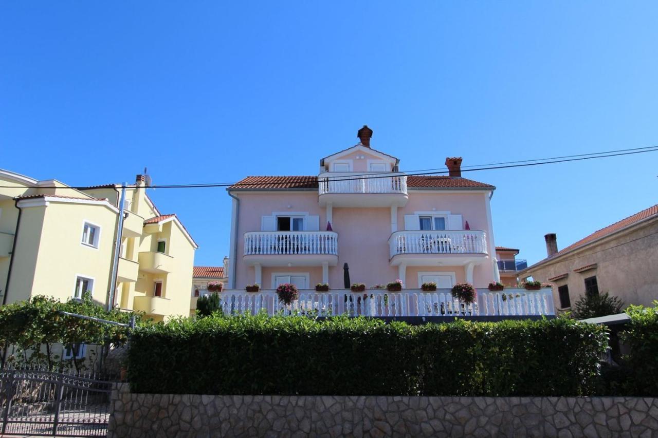 Apartments Ravlic Ana Malinska Exterior photo